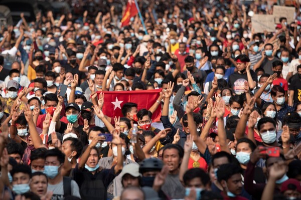 On February 6th, 2021, in Yangon city hall, Myanmar people progressed the anti-junta demonstration. (myanmar-now.org)