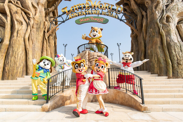 The Symbol of Lotte World Busan, Roti, Rori and other characters. [Provided by Lotte World Communication Team]