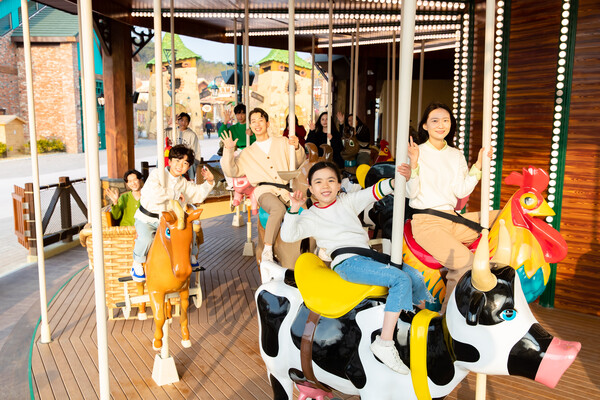 Merry-go-round [Provided by Lotte World]