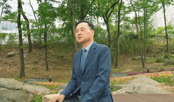 On April 26, President Cha Jeong-In revealed his vision for a "Beautiful Campus" business. [Provided by Channel PNU]