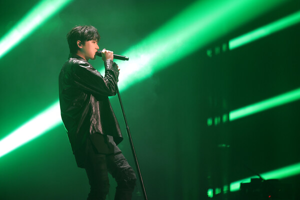 Kang Hyung-Ho is singing at the PITTA concert, which was held on November 19th of last year. [Provided by Art & Artist]