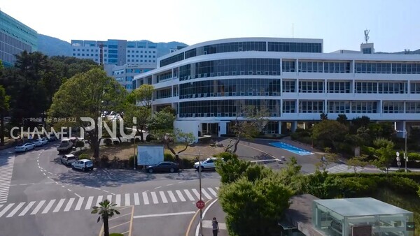 수강생이 드론으로 직접 촬영한 인문대학 [출처: 미디어커뮤니케이션학과 유튜브 채널]