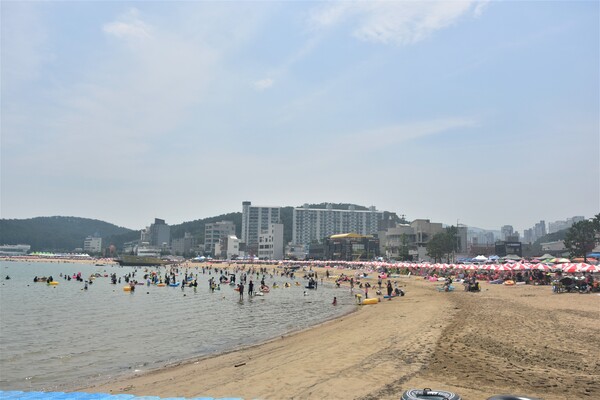A view of Ilgwang Beach. [Seo Hae-Seong, Reporter]