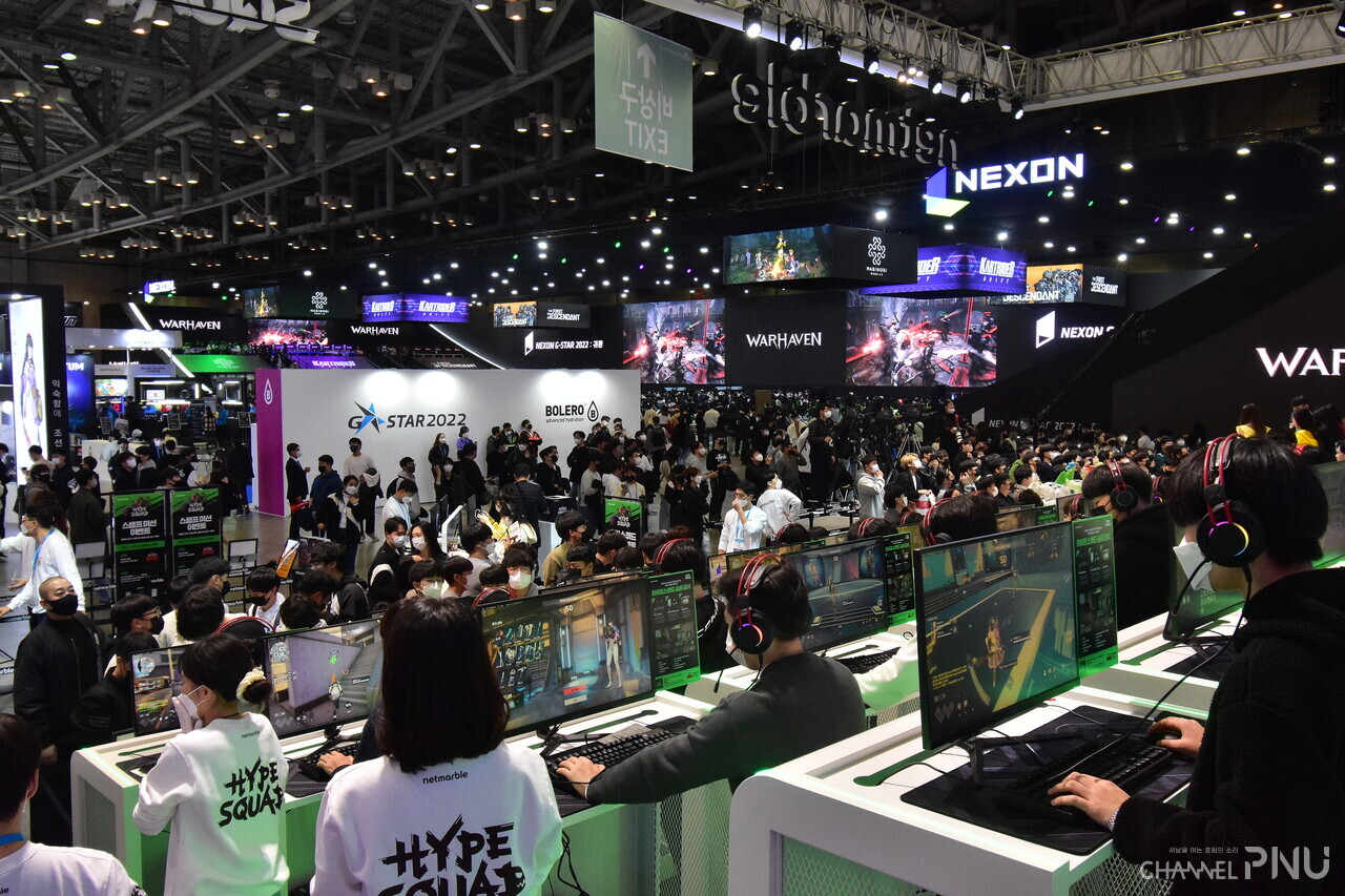 Gamers waiting to experience new games [Jun Hyung-Seo, Reporter]