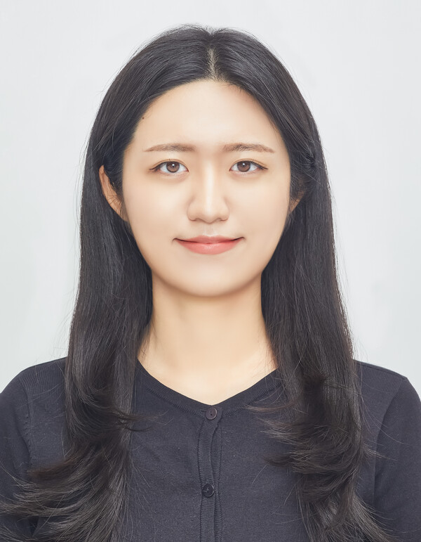 Lee Yeo-Jin, the Editor-in-Chief of The Hyowon Herald