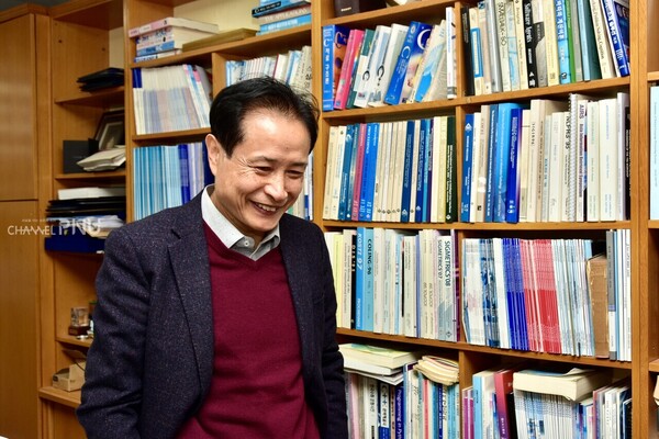 Prof. Kwon, whom we met in his laboratory on February 9th [Jun Hyung-Seo, Reporter]
