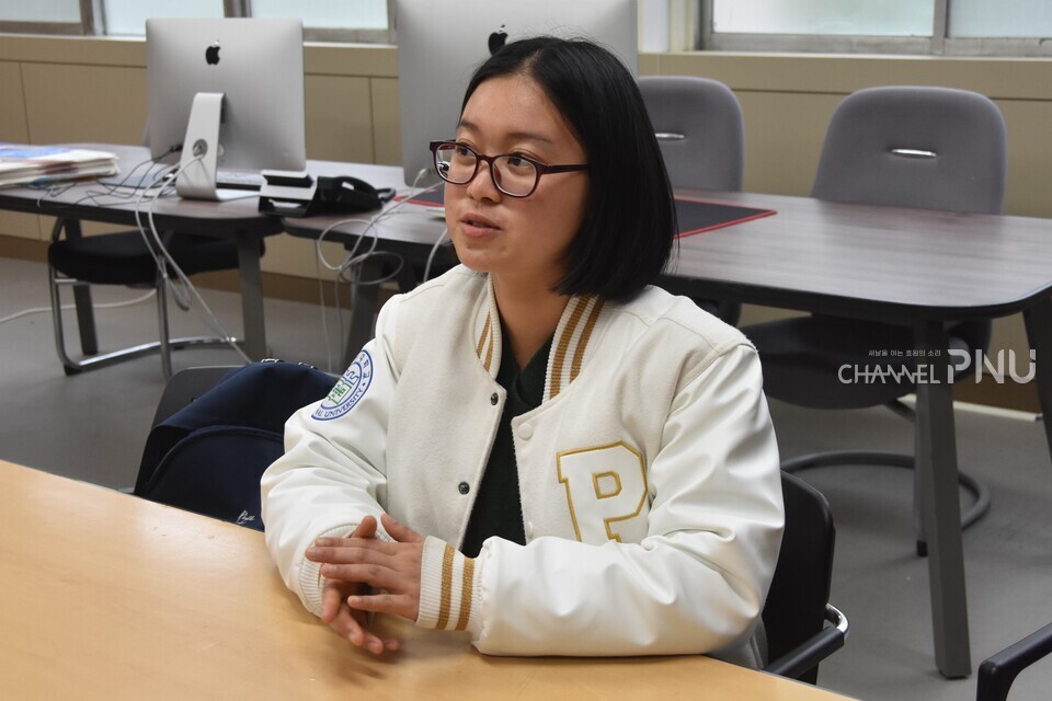 지난 4월 25일, 껫분르 분야눗(식품영양학, 21) 씨가 우리 대학에서의 추억에 대해 이야기하고 있다. [정혜은 기자]