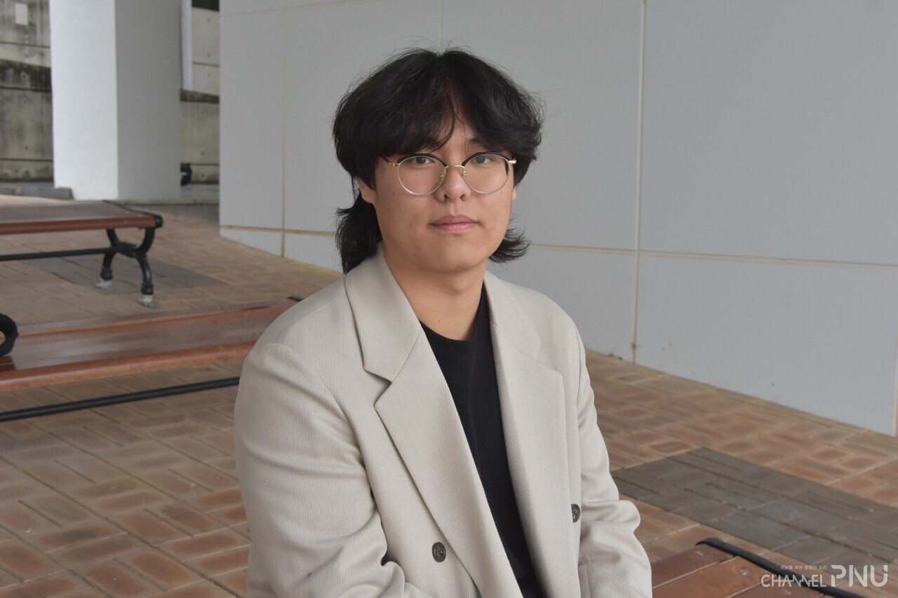 Choi Jae-Joon (Dept. of Philosophy, 22), whom I met at the Humanities Building on April 25th. [Jung Hye-Eun, reporter]