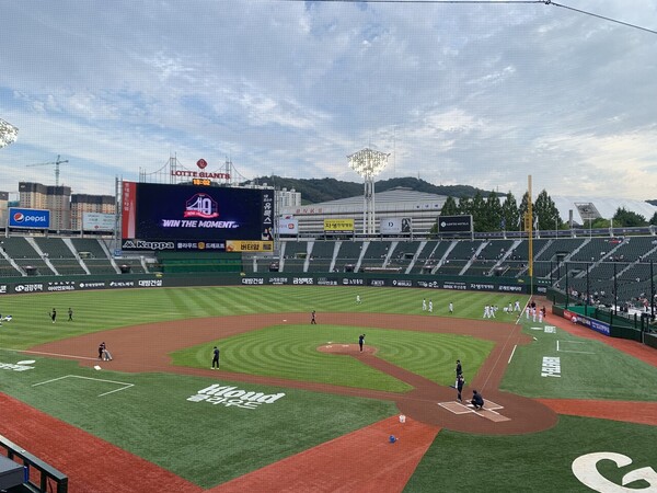 An empty baseball field without spectators. [Yoon Da-Gyo, Reporter]