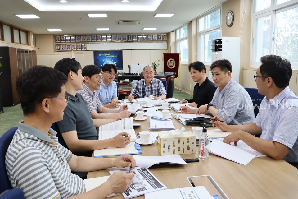 우리 대학 반도체 TF 팀 구성 후 열린 회의. [최재원 공과대학 학장 제공]