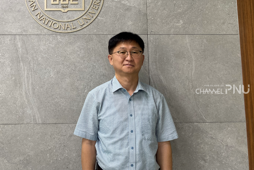 지난 8월 11일 우리 대학에서 만난 반도체 특성화대학 사업단장 이문석(전자공학) 교수. [윤지원 기자]