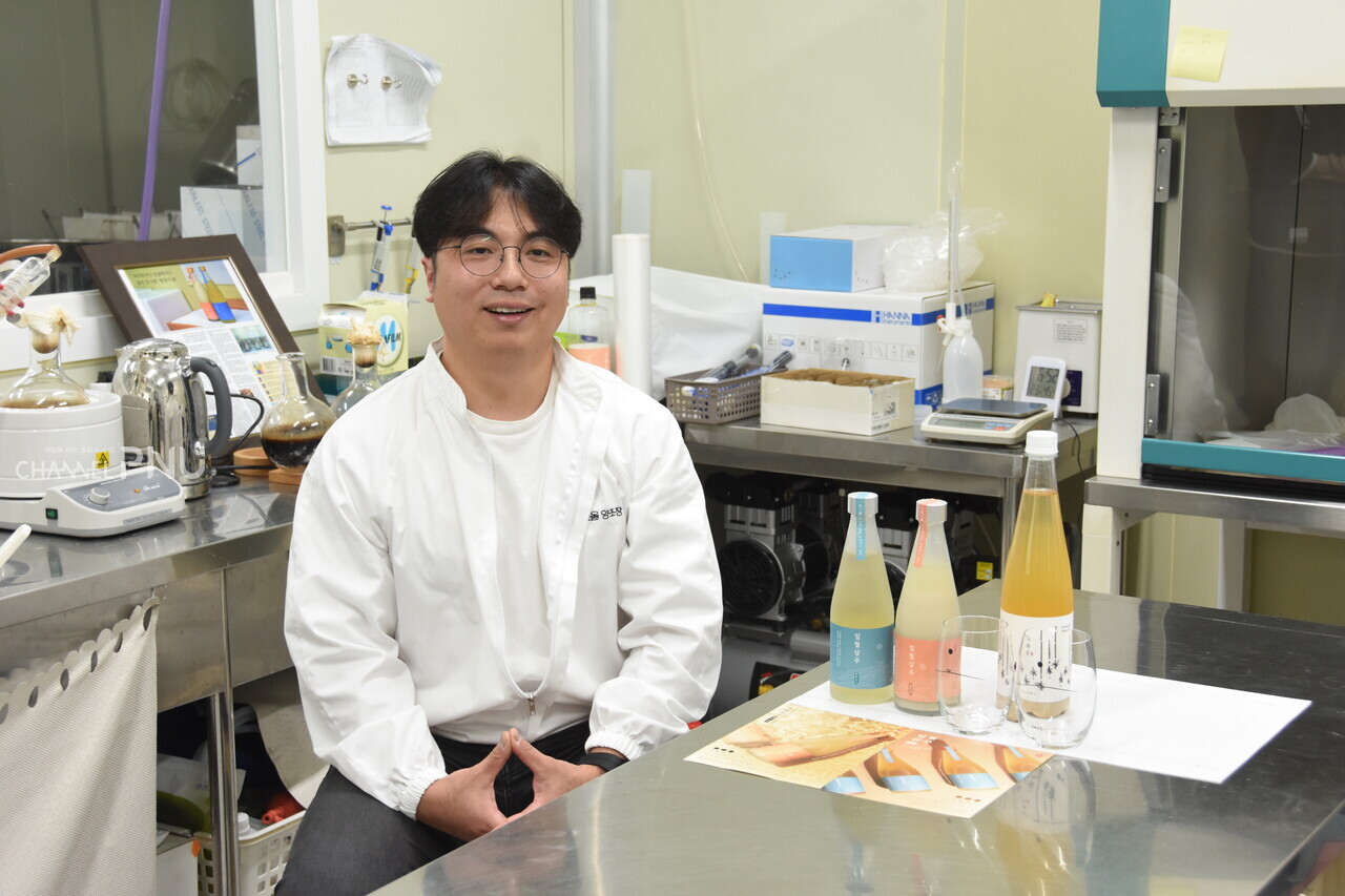 지난 10월 10일 빛올양조연구소에서 만난 김비성(36) 대표. [조승완 기자]