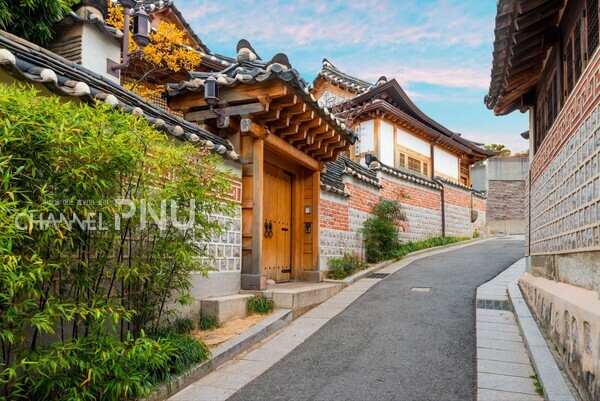 Bukchon Hanok Village, Seoul, Korea. [Source: Adobe stock]