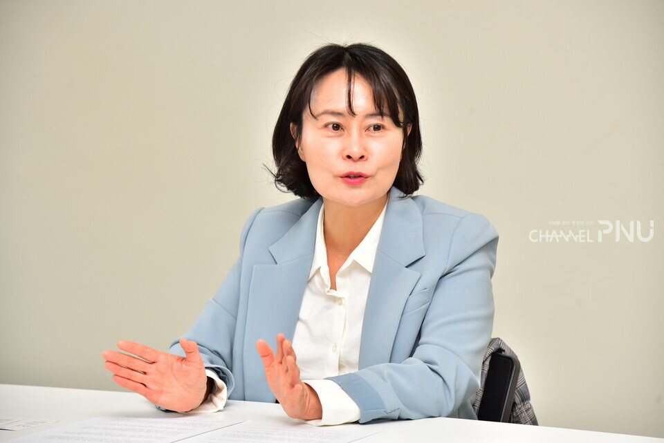 지난 3월 8일 우리 대학 세미나실에서 박인영 후보를 만나 청년과 지역 문제에 대한 이야기를 물었다. [채널PNU]