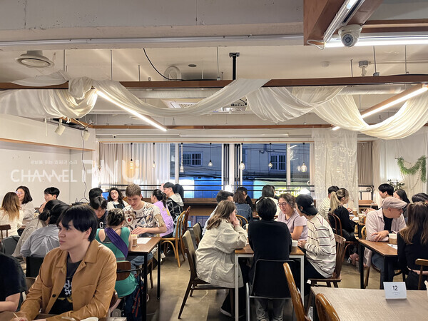 A weekly Friday meeting of “UN Nonsummit” at Cafe With on May 3rd. [Lee Soo-Hyun, Reporter]