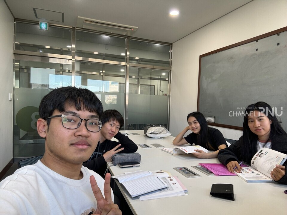 우리 대학 미얀마 유학생 동문회는 학생들 간 매칭을 통해 도우미 프로그램을 진행하고 있다. [취재원 제공]