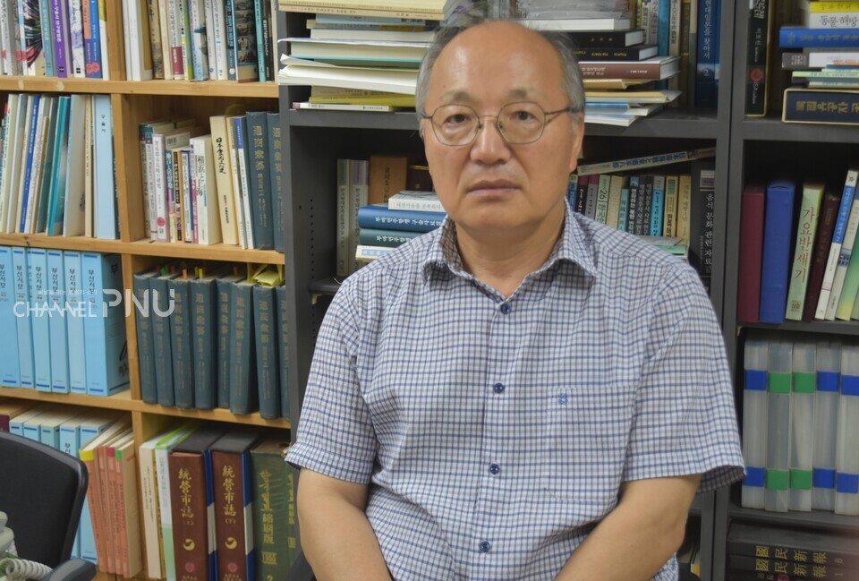 지난 8월 22일 우리 대학 한국민족문화연구소에서 만난 한국민족문화연구소 차철욱 교수. 차 교수는 우리 대학 한국민족문화연구소가 발간 할 '부산대학교 학생운동사' 기록집에 집필진으로 참여한다. [이보영 기자]