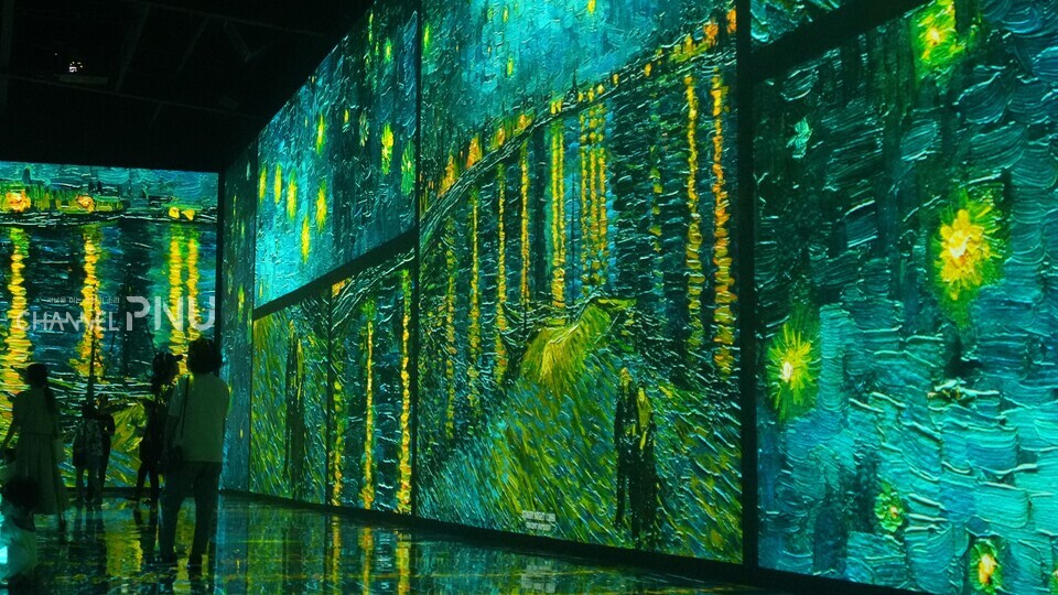 A display of reinterpreted works from the Musée d'Orsay. [Seo Yoo-Jung, Reporter]