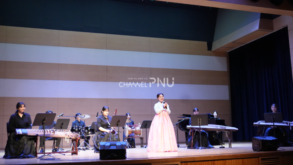 지난 9월 12일 오후 5시 우리 대학 10.16기념관에서 열린 '외국인을 위한 국악콘서트'. [오정린 기자]
