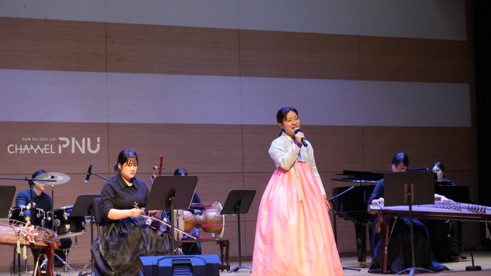 지난 9월 12일 오후 5시 우리 대학 10.16기념관에서 열린 '외국인을 위한 국악콘서트'. [오정린 기자]