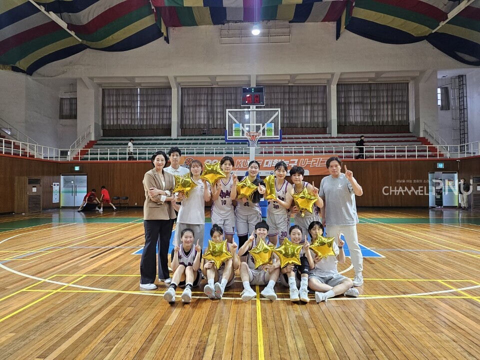 The PNU Women's Basketball Team, which won the regular league on October 1st and achieved 12 undefeated matches. [Provided by PNU Women's Basketball Team]