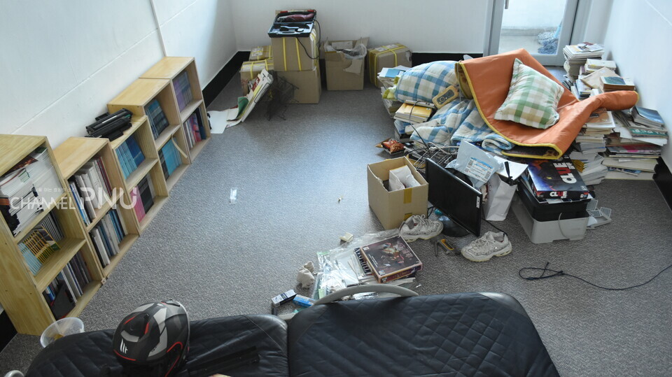 지난 11월 27일 취재 당시 문창회관에 위치한 교지실 내부. [김소영 기자]