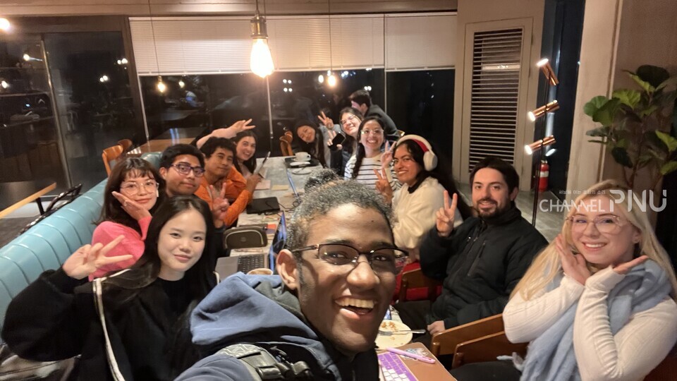 The Ibero-America Alumni Association is promoting cooperation and exchange among community members through study sessions. [Provided by interviewee]