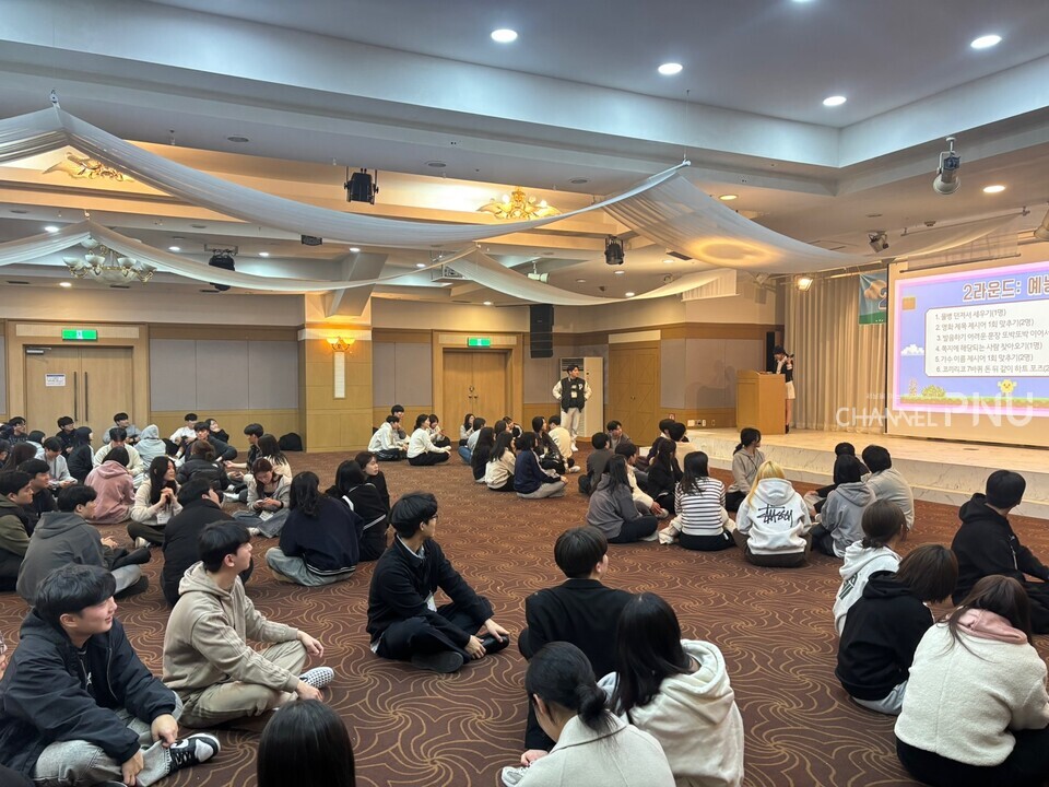 On February 19th, at the College of Social Sciences Freshman Camp, both new and returning students were seen participating in the program. [Provided by interviewee]