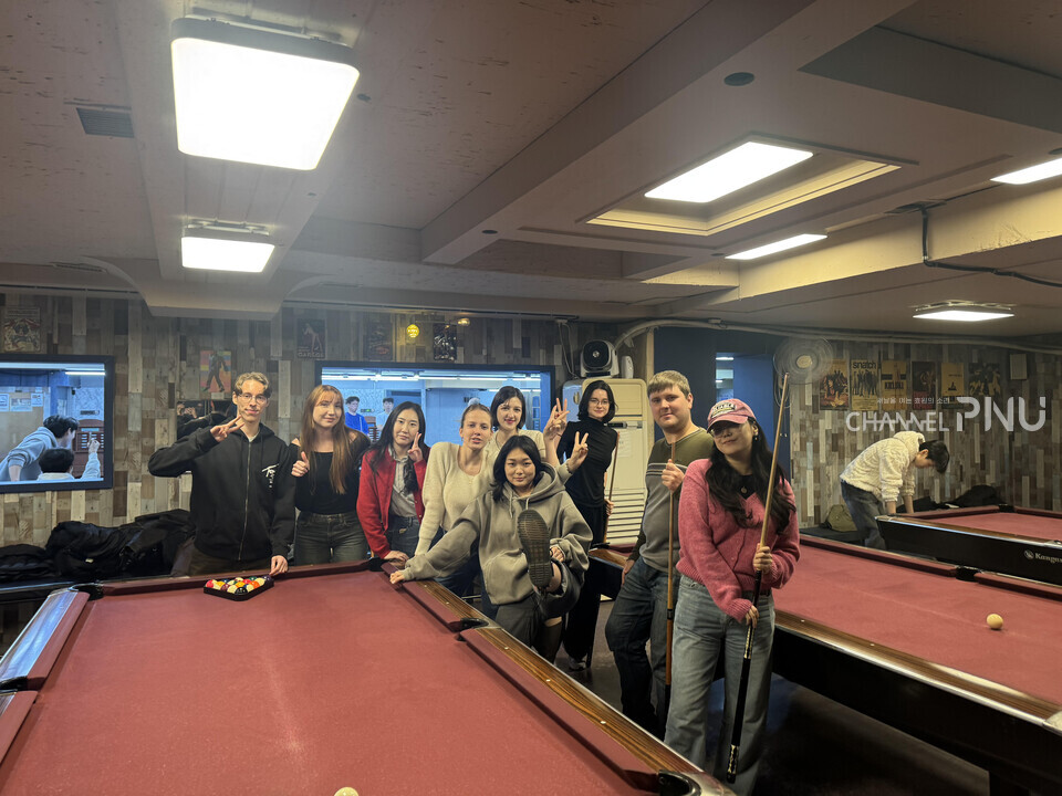 Before the final exams, on November 27th, 2024, PNU Russia Alumni Association continued to have an enjoyable time at a billiards hall after a dinner gathering to support the students. [Provided by interviewee]