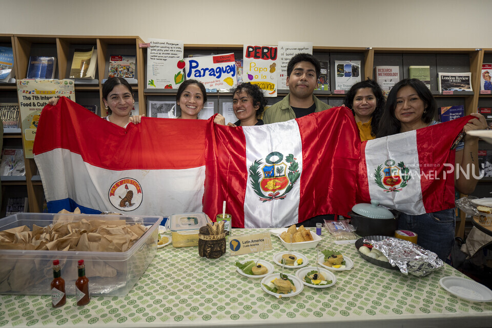 Students at the Latin America booth during PNU's 7th International Food & Culture Festival held at the Economics and International Trade Building on May 9th, 2025. [Im Hyeon-Gyu, Reporter]