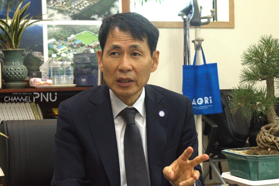 지난 5월 29일 우리 대학 본관에서 만난 박상후 대외협력부총장. [정수빈 보도부장]