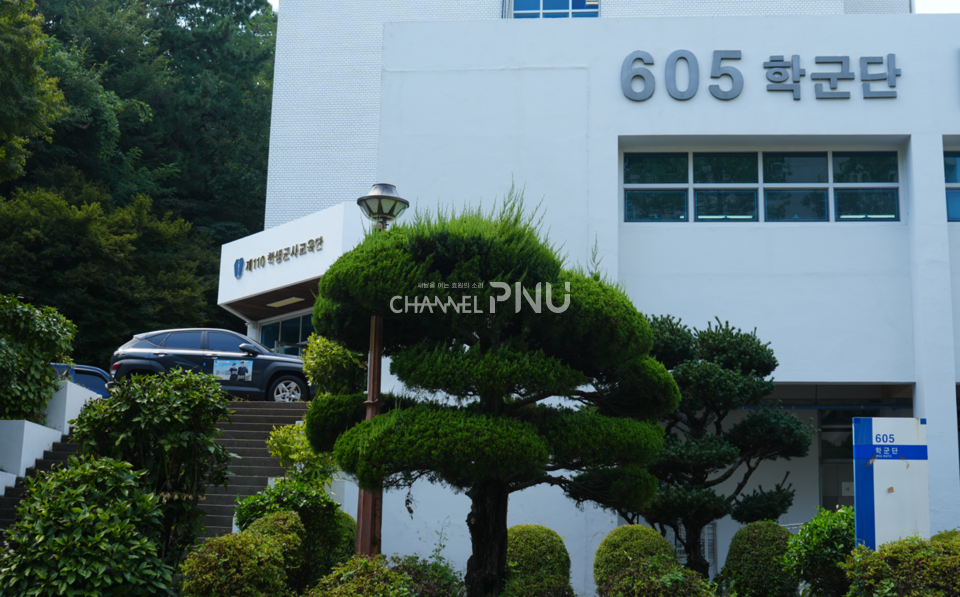 ‘6·25 참전 유공자 명비’가 세워질 우리 대학 학군단 건물 옆 주자창 부지. [임승하 기자]