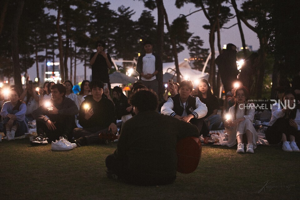 Members enjoy performances at the “Nauryz Festival” held by the PNU Kazakhstan Alumni Association at Busan Citizens Park in 2024. [Provided by interviewee]