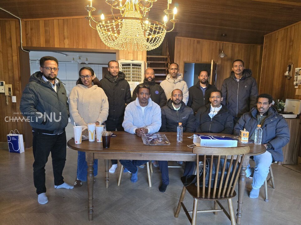 On January 28th, 2025, Ethiopia Alumni Association held their second gathering on the rooftop of the Party Room, located on the fourth floor of a building on the PNU campus. [Provided by interviewee]